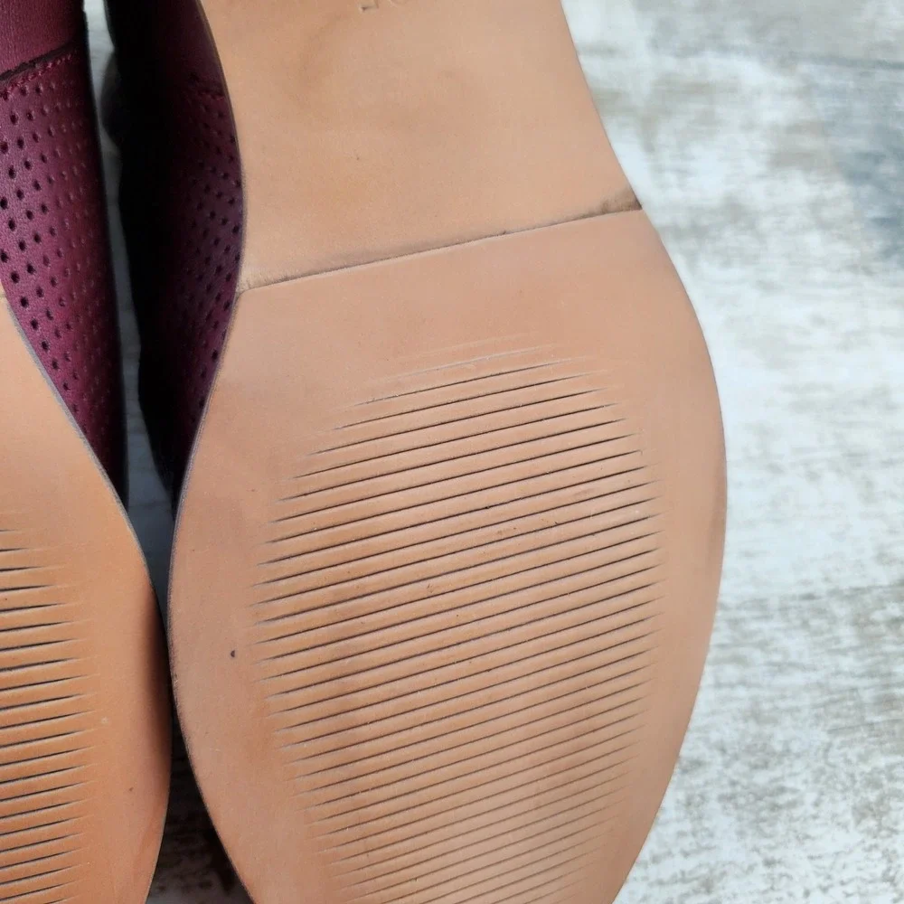 Coldwater Creek Aledo Womens Ankle Booties Sz 6.5 M Wine Leather Side Zipper